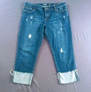 APT 9 DISTESSED CAPRI